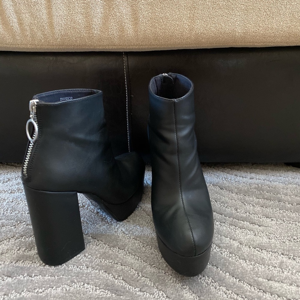 Divided H&M black platform boots